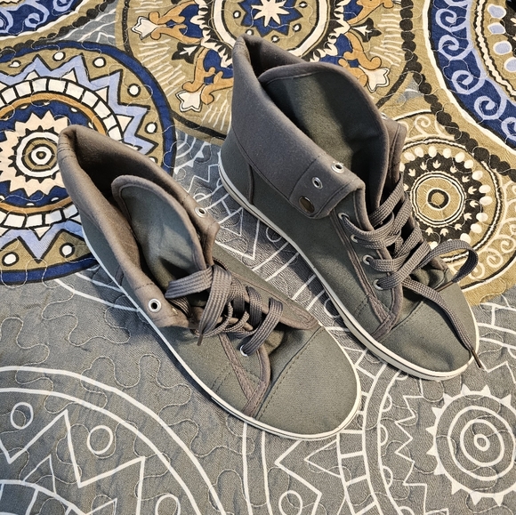 Rockland High Top Fold Down Tennis/ Sneaker, "Like New", Size 8 - Picture 1 of 5